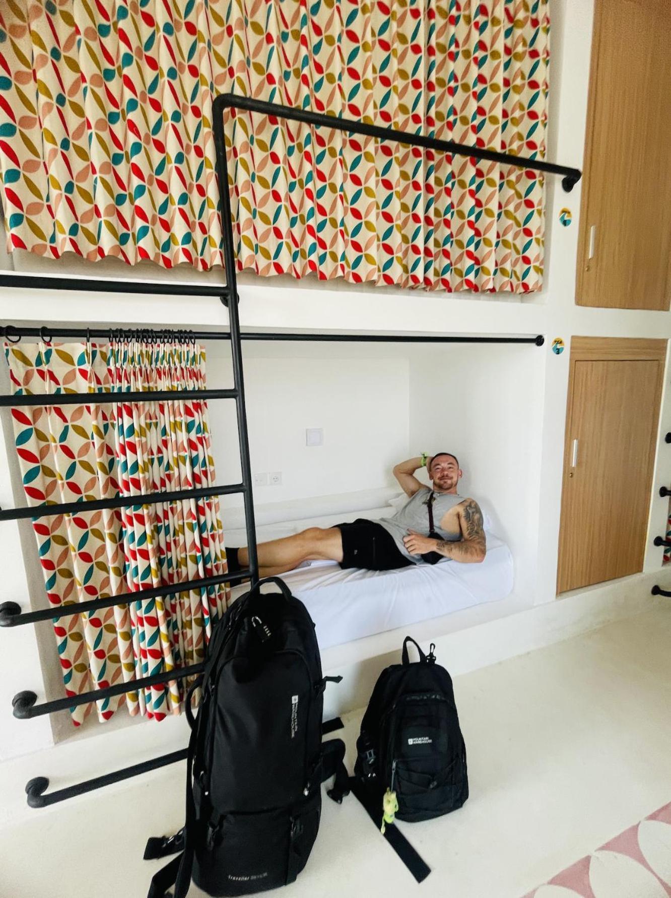 Clandestino Hostel Canggu Экстерьер фото