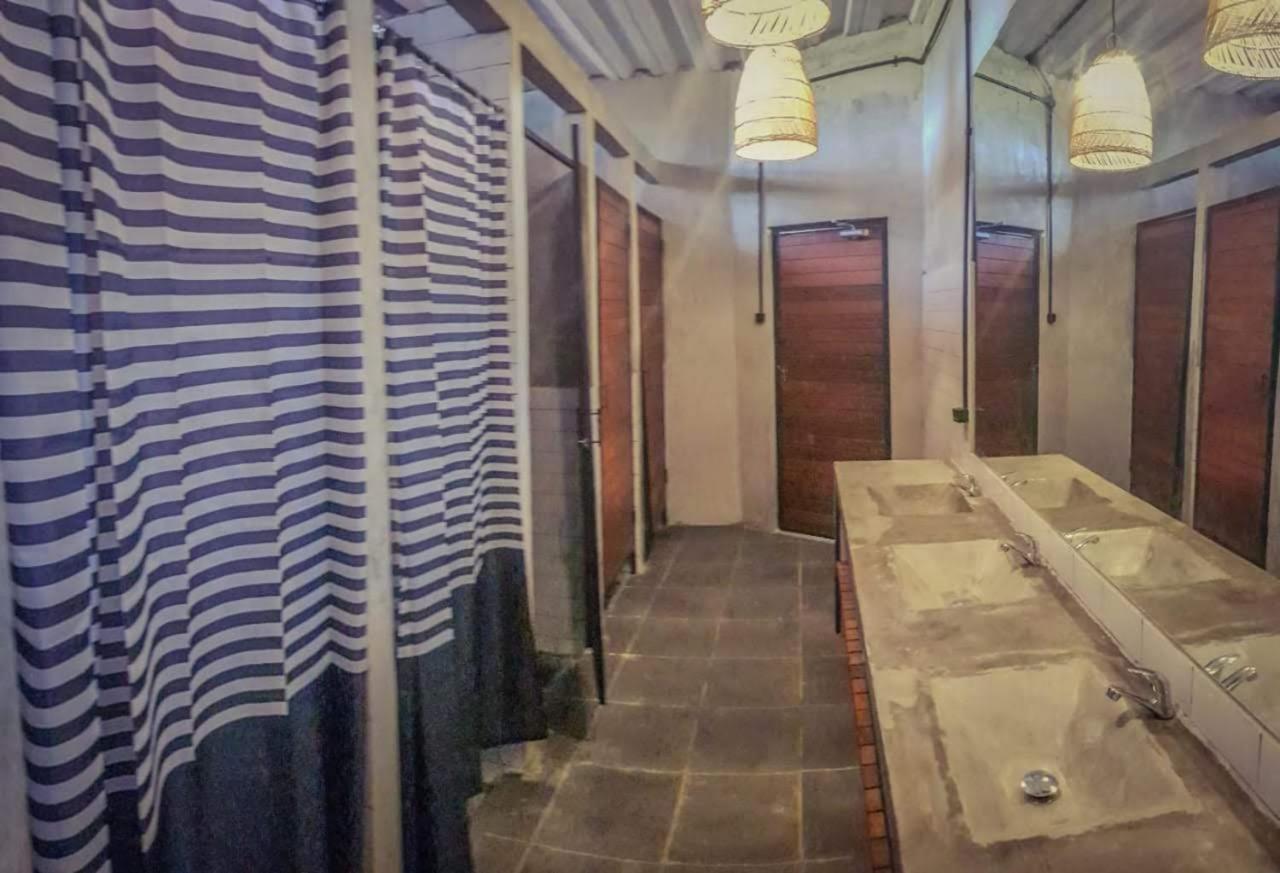 Clandestino Hostel Canggu Экстерьер фото