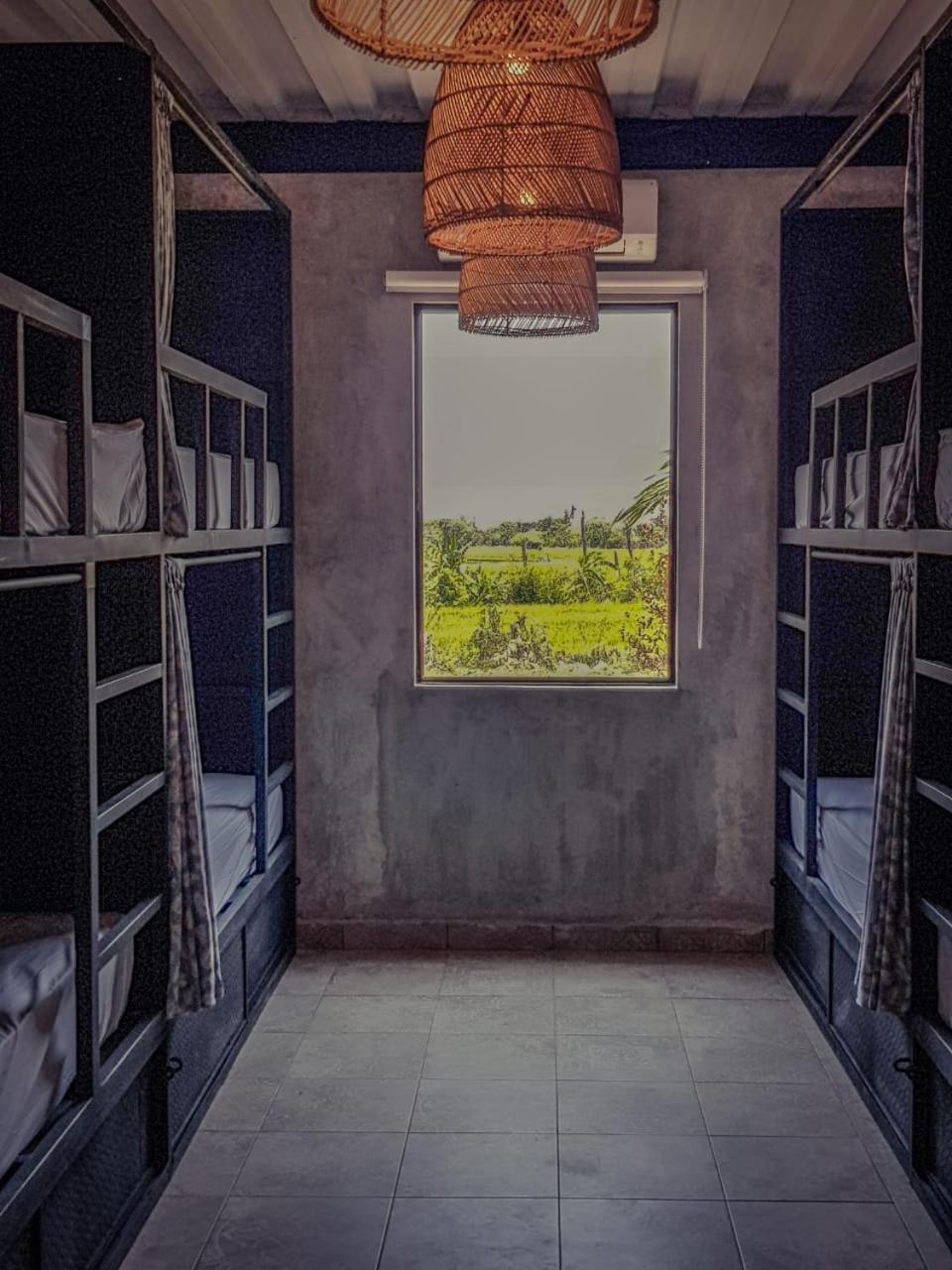 Clandestino Hostel Canggu Экстерьер фото